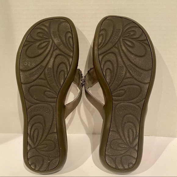 Kenneth Cole Reaction, Size 7M Womens Flip Flops - Picture 4 of 5